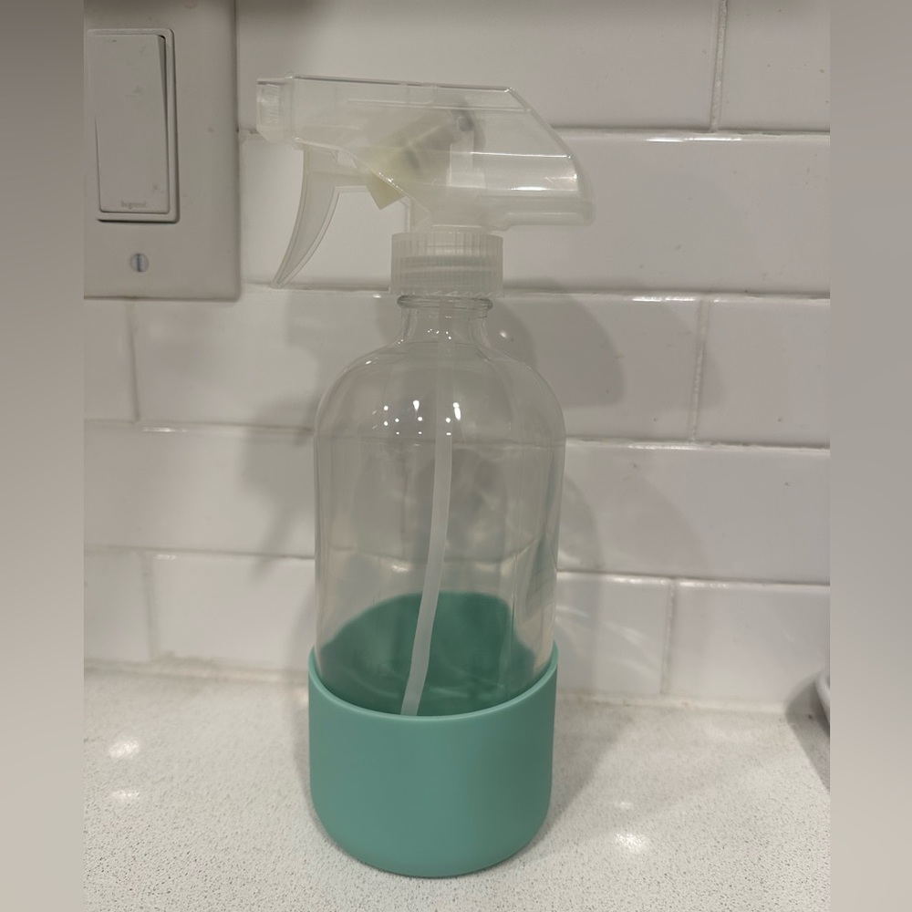 Grove Glass Spray Bottle with Silicone Sleeve (NWOT)